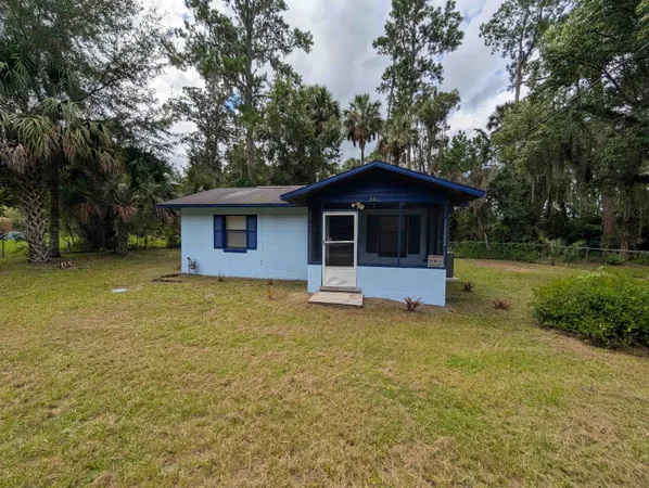 $1,300 | 601 Mc Clure Street, Welaka, FL 32193