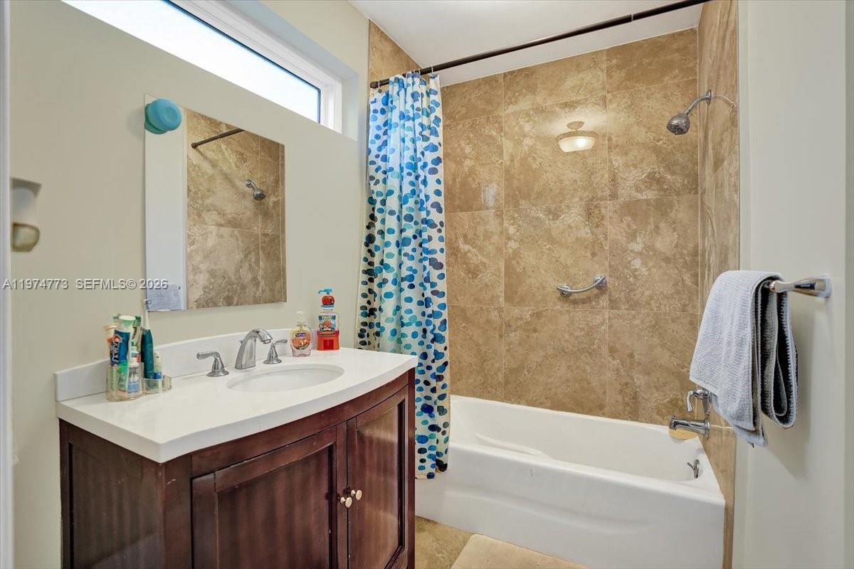 4925 Tyler Street Hollywood, FL 33021 - Photo 29 of 55 2nd in room bath