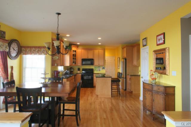 17 Country Road Northampton, PA 18067 - Photo 11 of 20 Gallery Image 11