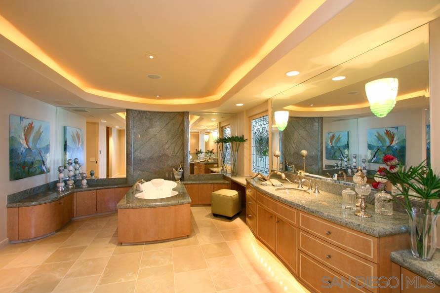 8542 El Paseo Grande La Jolla, CA 92037 - Photo 17 of 25