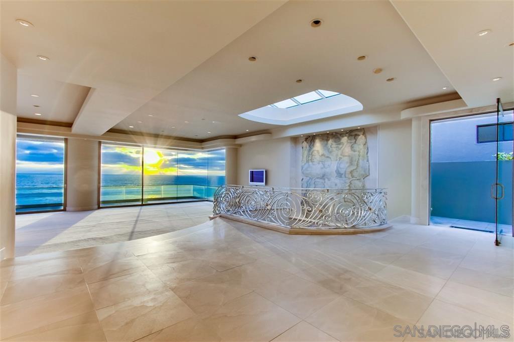 8542 El Paseo Grande La Jolla, CA 92037 - Photo 5 of 25