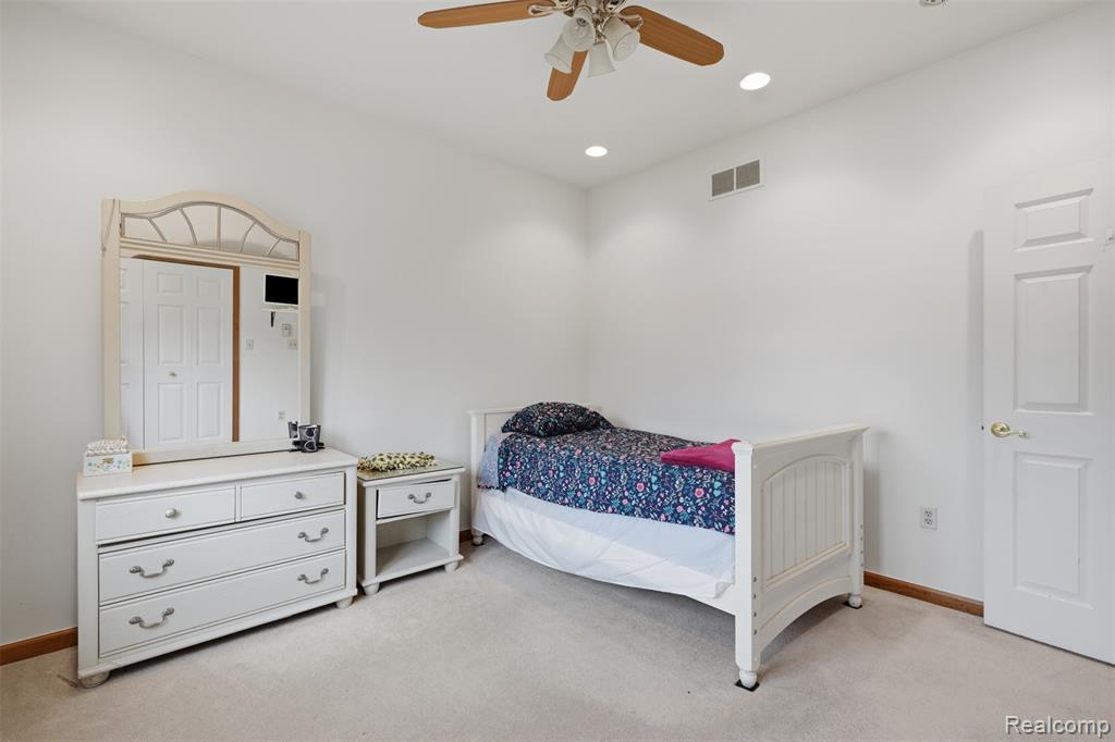 9210 Newburgh Road Livonia, MI 48150 - Photo 14 of 27