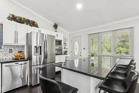 $429,900 | 122 West Helen Road, Palatine, IL 60067