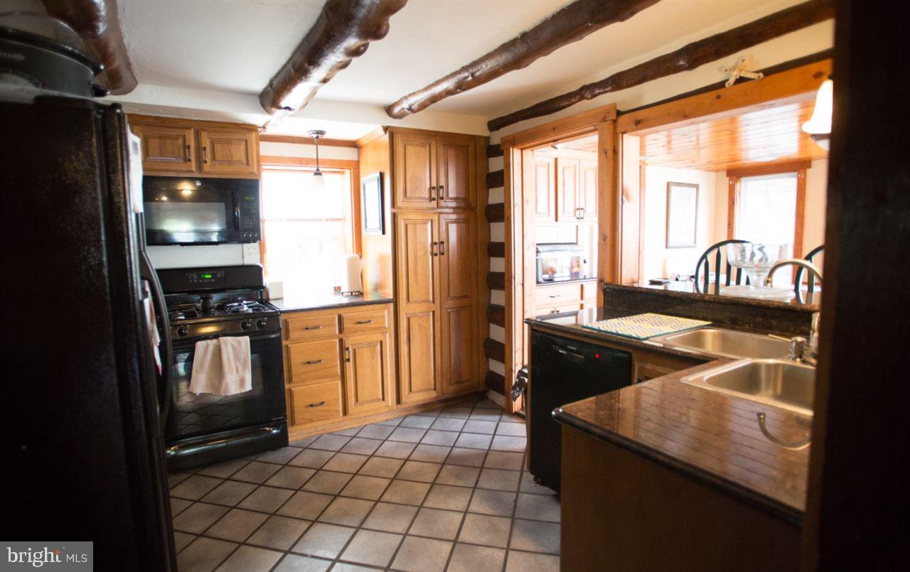 2168 Log Cabin Road York, PA 17408 - Photo 10 of 22