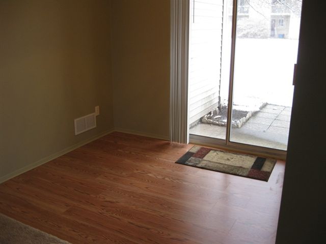 31083198-3.JPG
