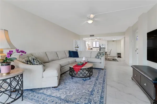 $1,650 | 4260 Southeast 20th Place, Unit 402, Cape Coral, FL 33904