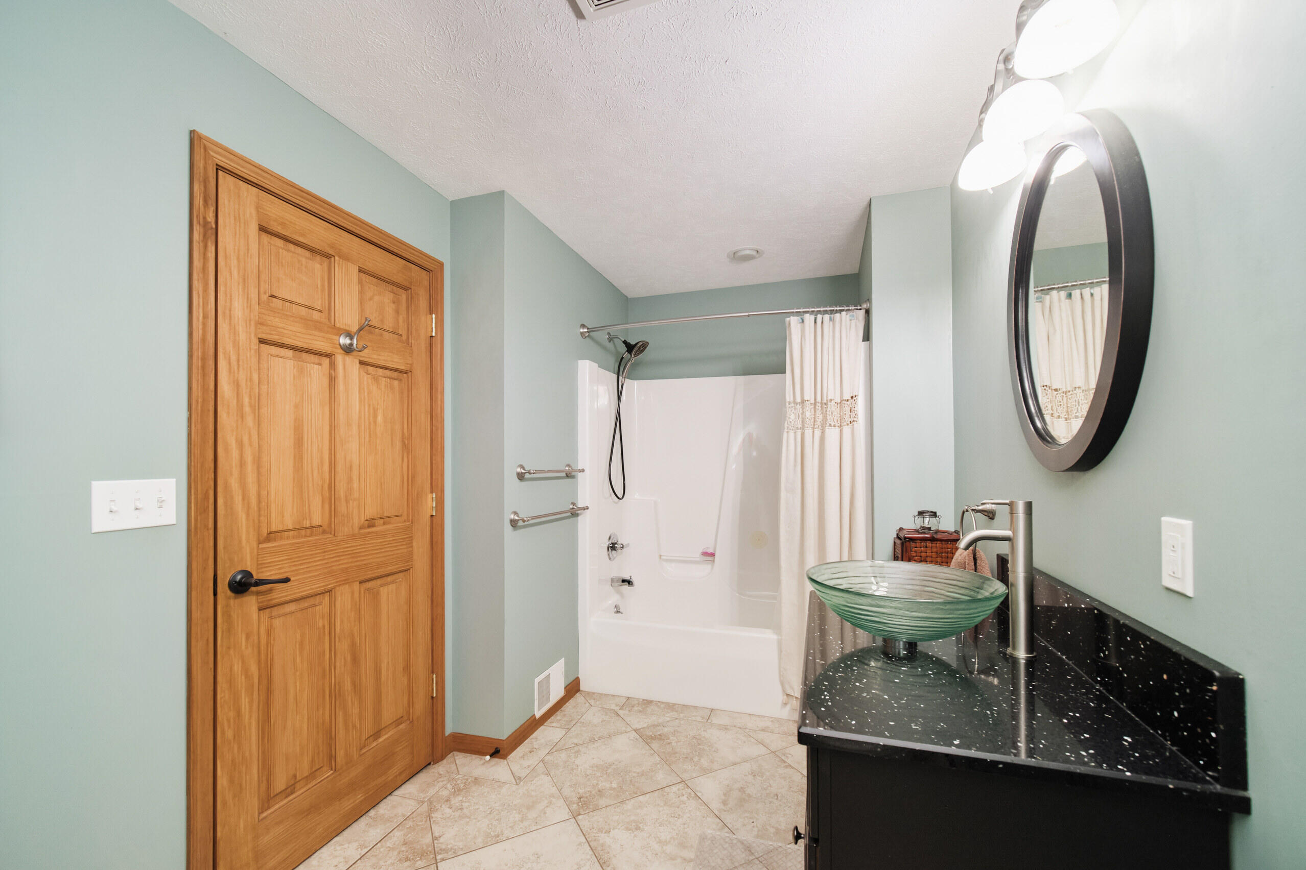 487 4th Street Manistee, MI 49660 - Photo 31 of 73 Bathroom 2