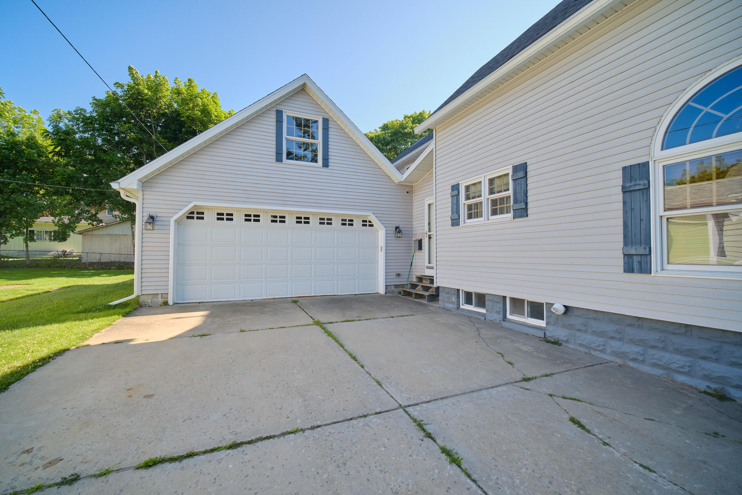 487 4th Street Manistee, MI 49660 - Photo 60 of 73 Garage