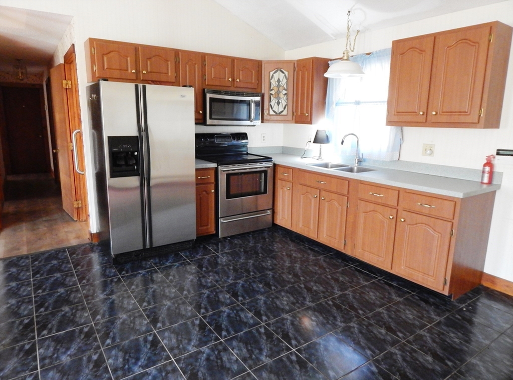 300 High Hill Road Dartmouth, MA 02747 - Photo 15 of 36