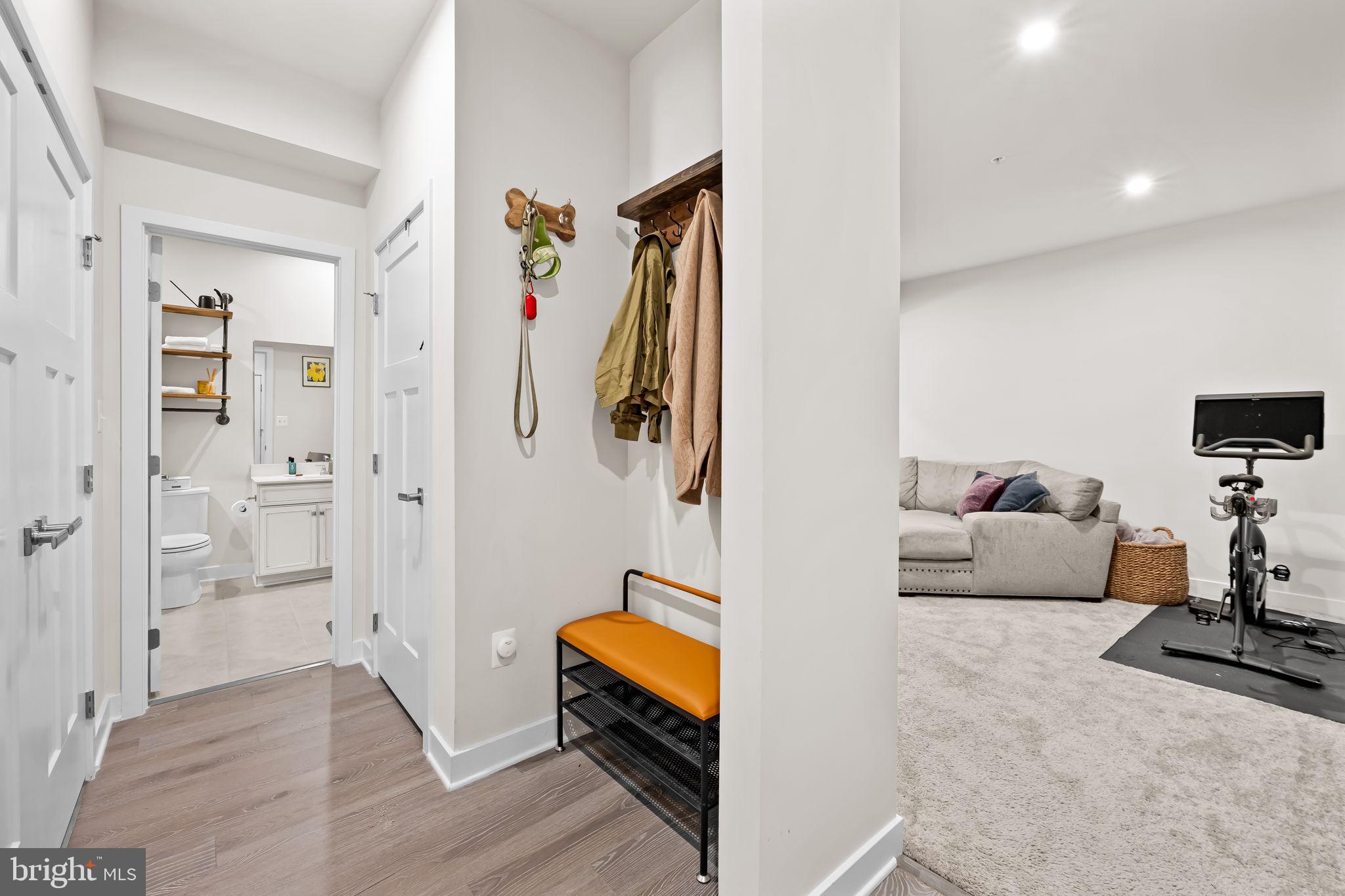 3044 Shaws Road Baltimore, MD 21219 - Photo 5 of 57