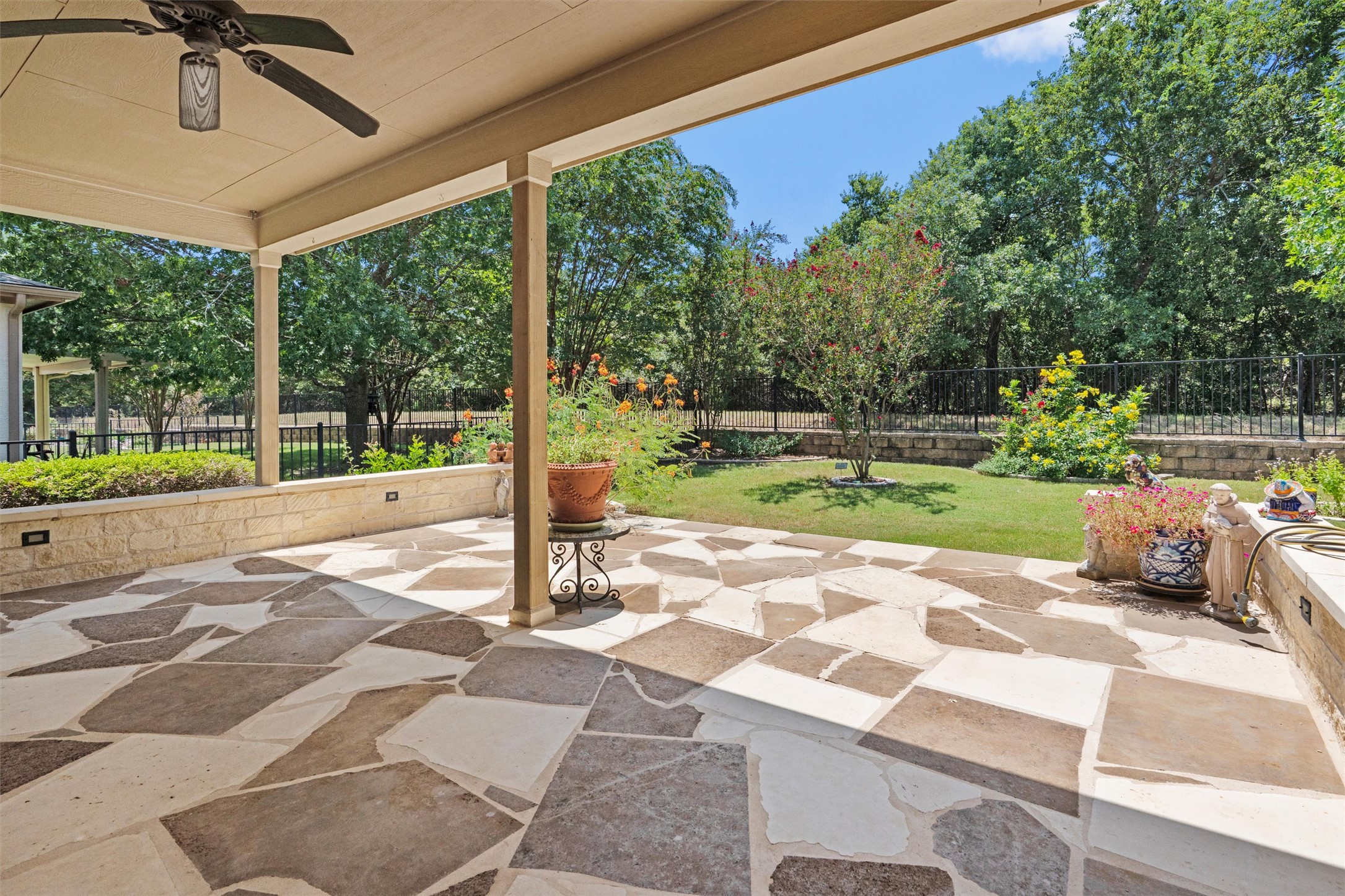 113 Independence Creek Lane Georgetown, TX 78633 - Photo 30 of 36 Gallery Image 30