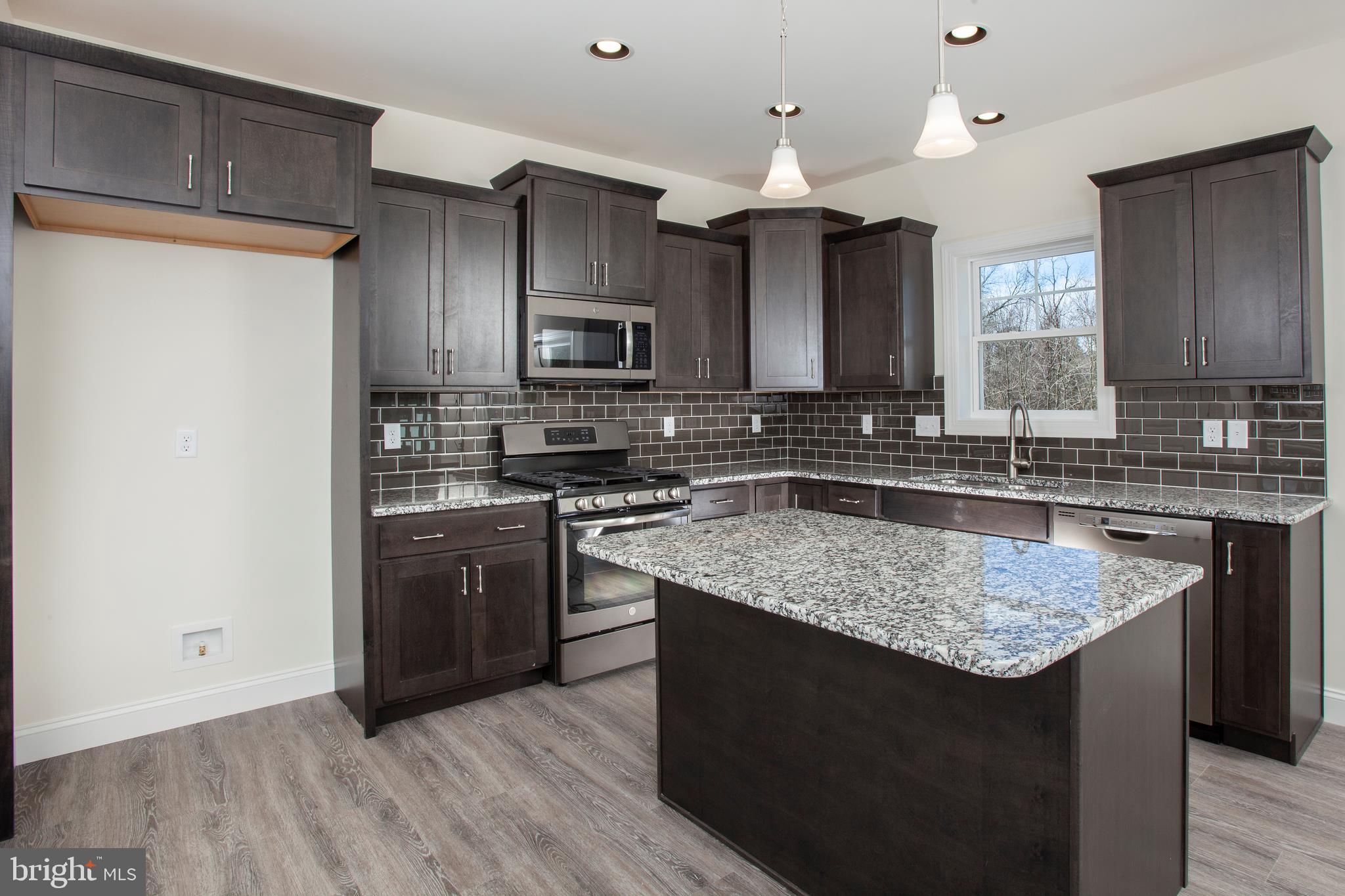 726 Hampton Court Road Harrisburg, PA 17109 - Photo 4 of 23 Gallery Image 4