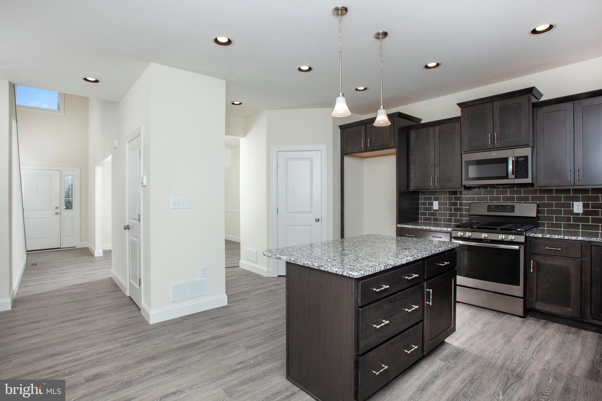 726 Hampton Court Road Harrisburg, PA 17109 - Photo 6 of 23 Gallery Image 6