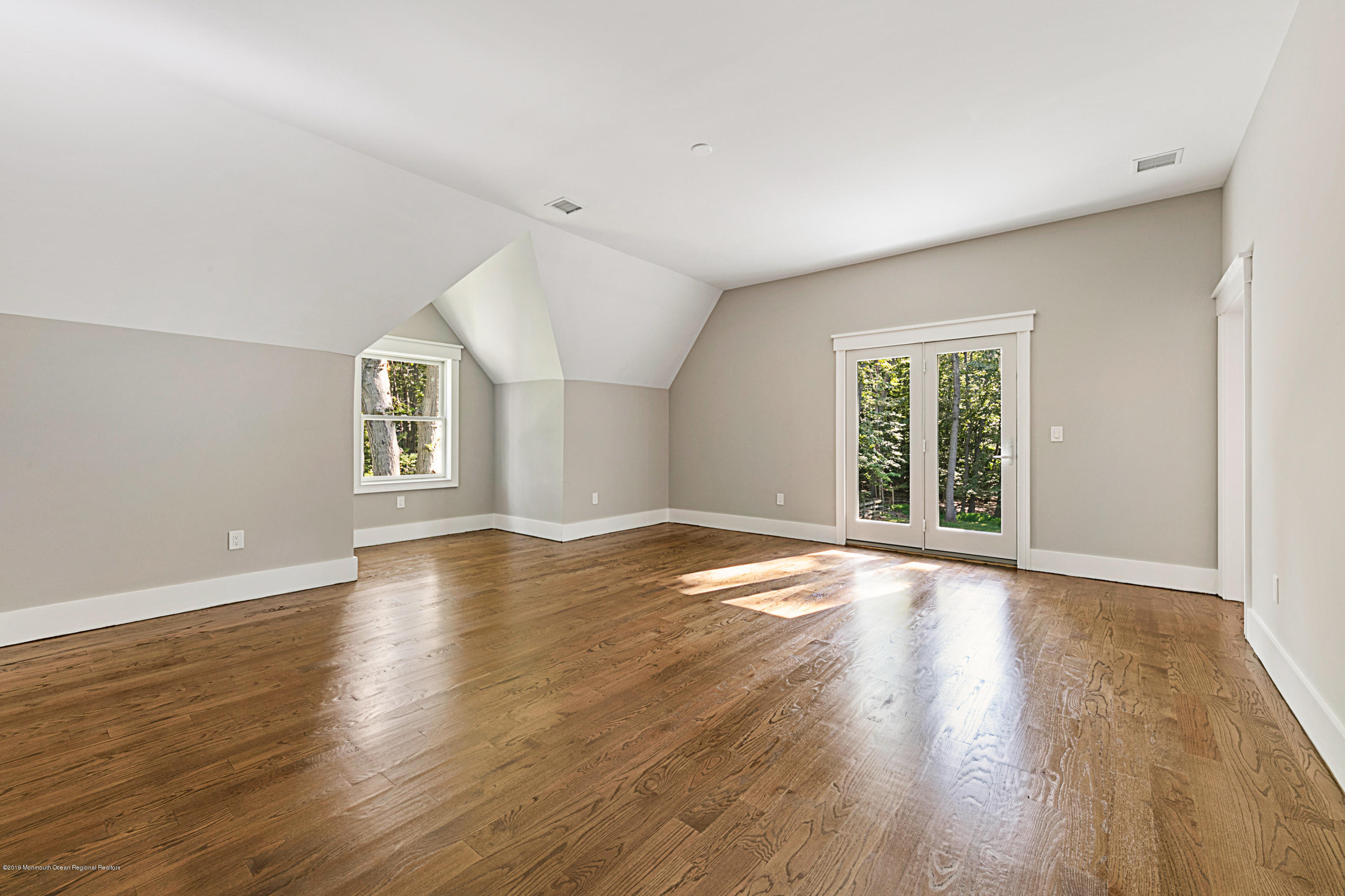 134 Montrose Road Colts Neck, NJ 07722 - Photo 22 of 40 132MontroseOnline-50