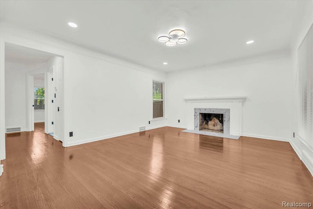 4702 Yorkshire Road Detroit, MI 48224 - Photo 2 of 25