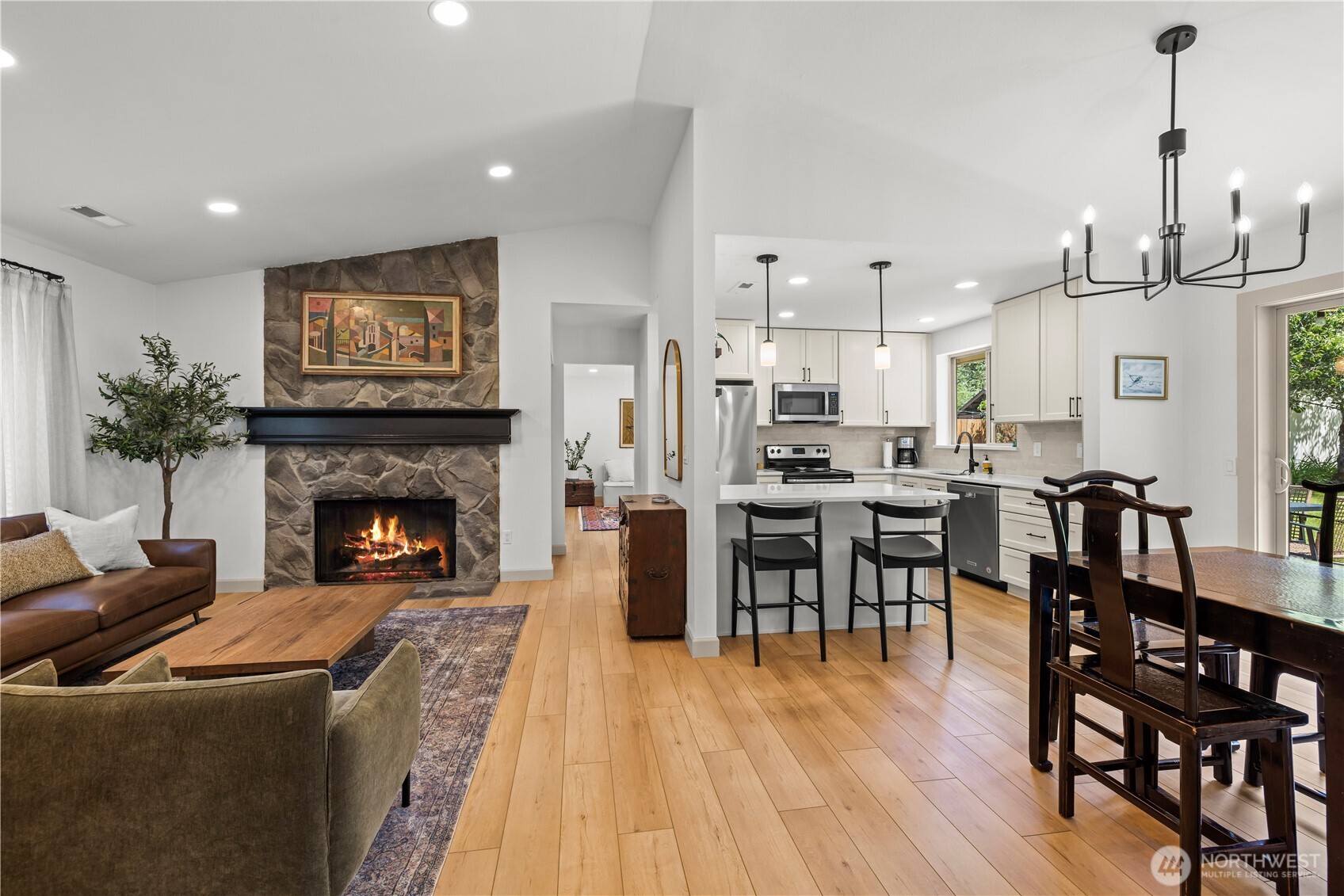 16516 133rd Place Southeast Renton, WA 98058 - Photo 10 of 35