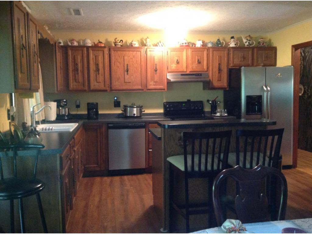 129 Helton Road Hampton, TN 37658 - Photo 14 of 24 Kitchen with island