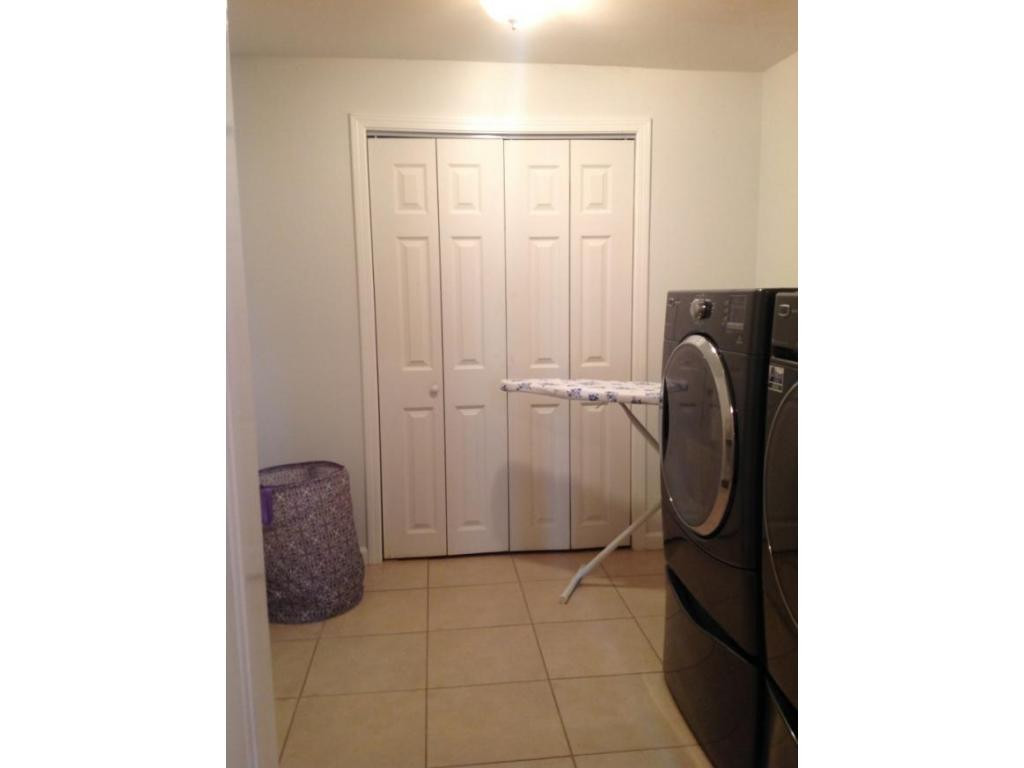 129 Helton Road Hampton, TN 37658 - Photo 23 of 24 Large Laundry room