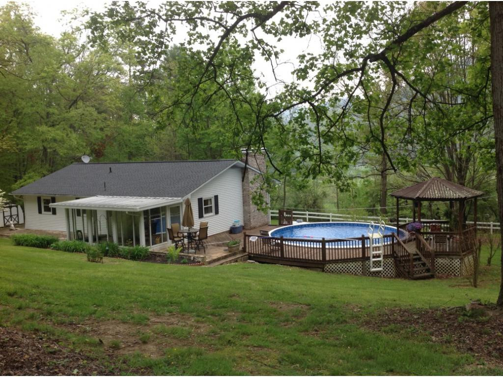 129 Helton Road Hampton, TN 37658 - Photo 7 of 24 Gazebo and pool
