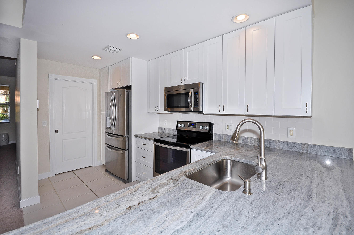 4135 Community Drive Jupiter, FL 33458 - Photo 10 of 39 4135 Community Dr Jupiter FL-large-011-0