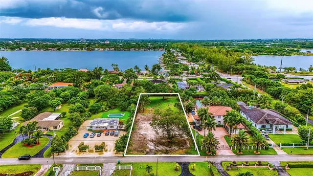$1,700,000 | 8241 Southwest 58th Street, Miami, FL 33143