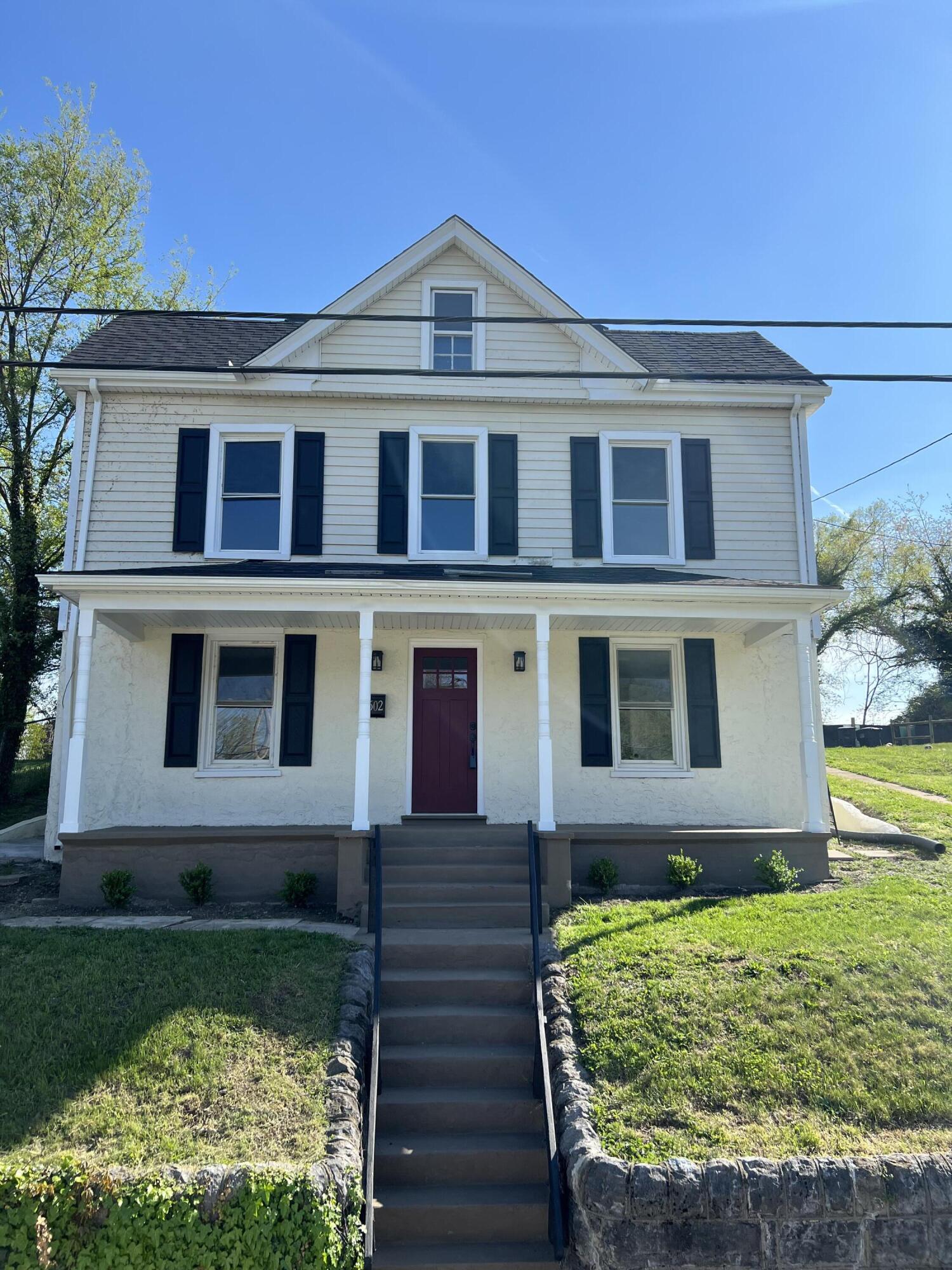 602 Rutherford Avenue Northwest Roanoke, VA 24016 - Photo 2 of 18 IMG_3809 2