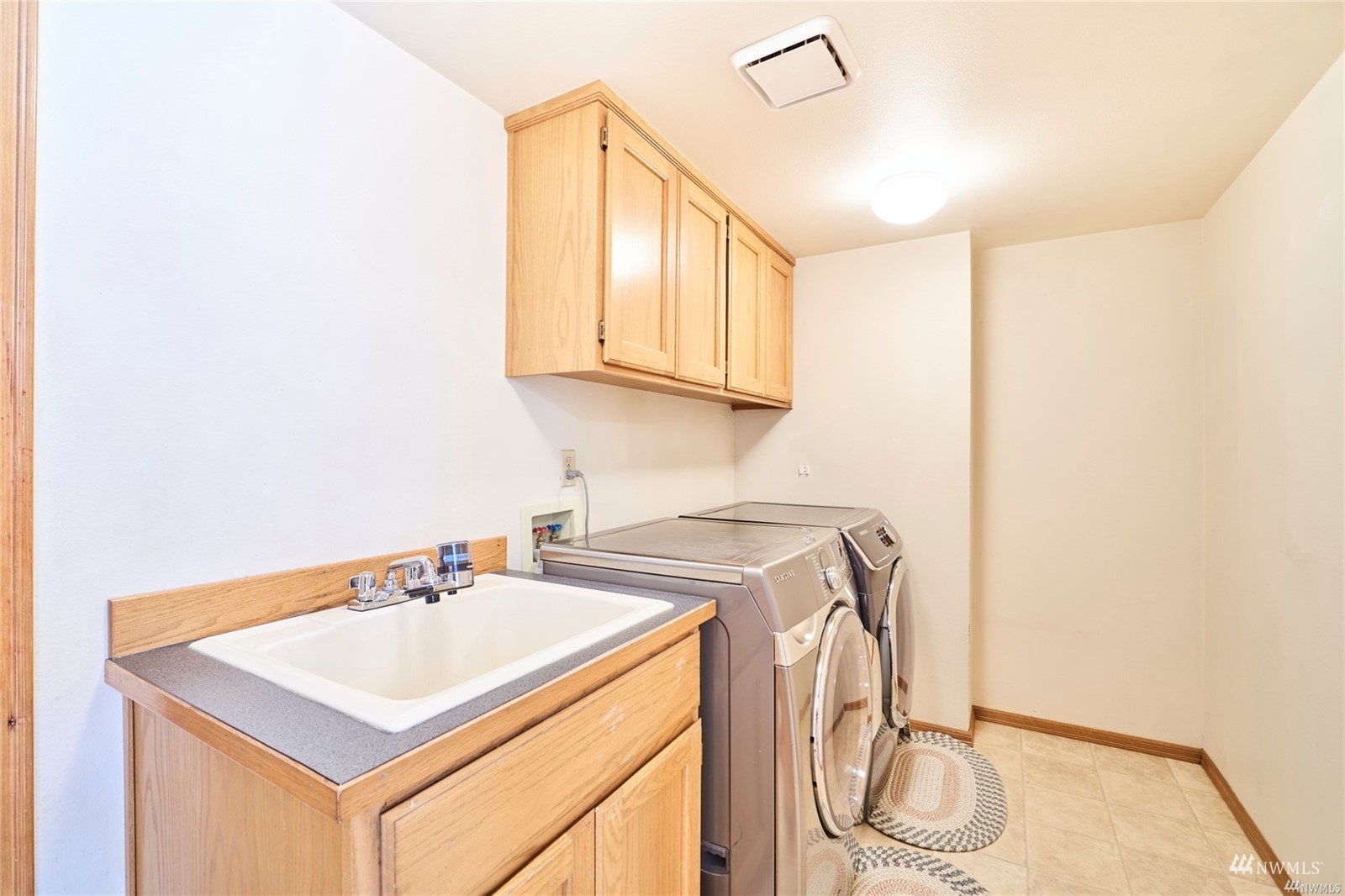 13803 Southeast 186th Place Renton, WA 98058 - Photo 27 of 39 Gallery Image 27