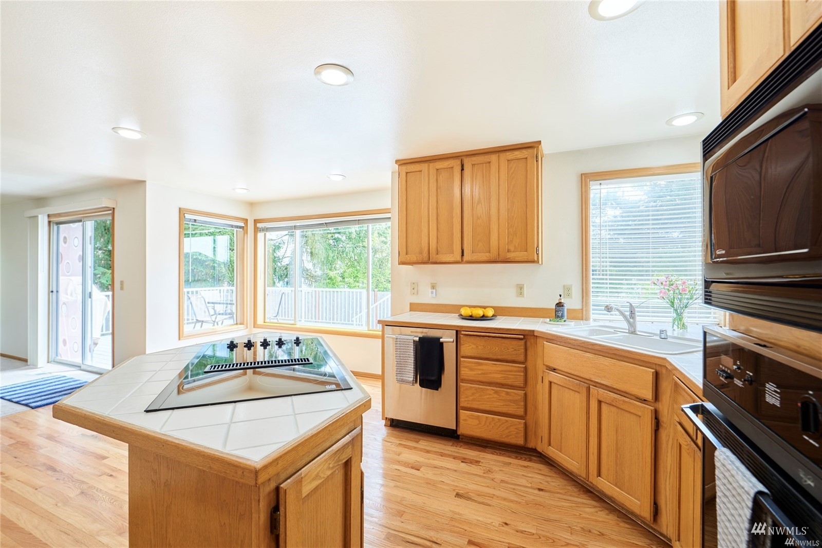 13803 Southeast 186th Place Renton, WA 98058 - Photo 8 of 39 Gallery Image 8