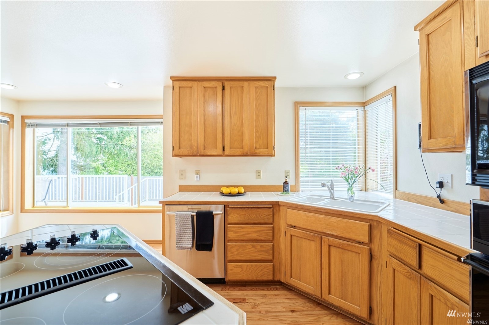 13803 Southeast 186th Place Renton, WA 98058 - Photo 9 of 39 Gallery Image 9