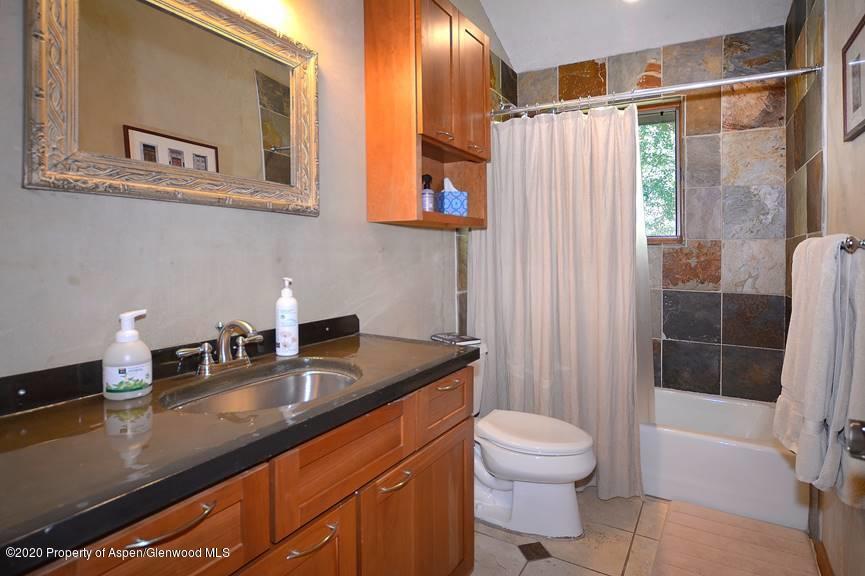 326 Knight Road Basalt, CO 81621 - Photo 17 of 47 Guest Bath
