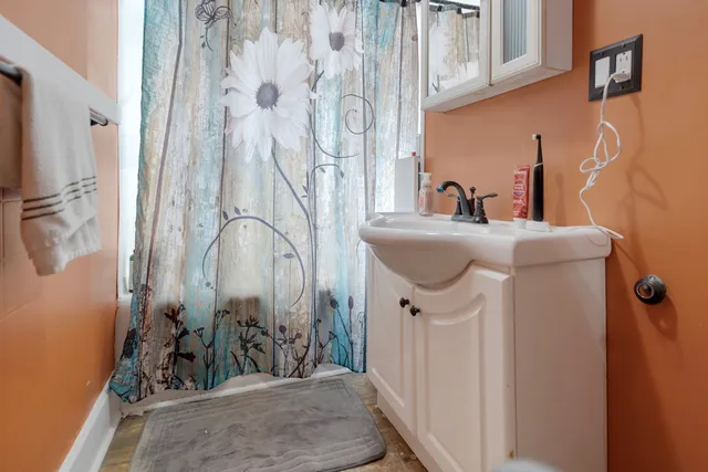 $160,000 | 125 Mill Avenue, Hampshire, IL 60140