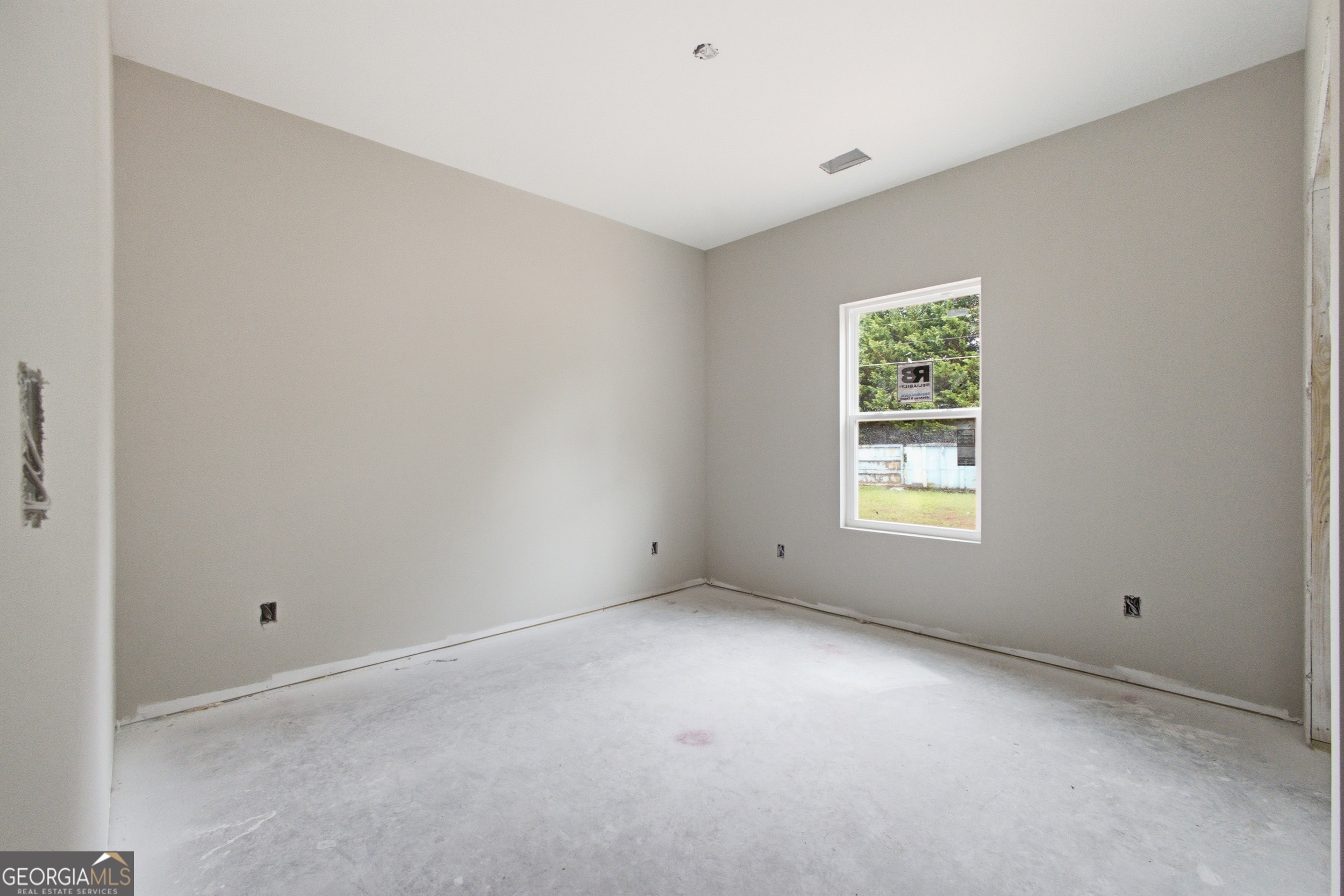 2967 State Highway Demorest, GA 30535 - Photo 12 of 17 an empty room with windows