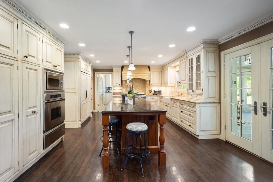 2120 Clover Road Northbrook, IL 60062 - Photo 3 of 29
