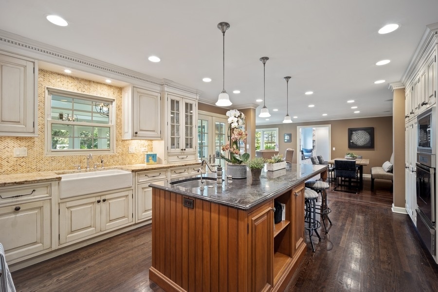 2120 Clover Road Northbrook, IL 60062 - Photo 8 of 29