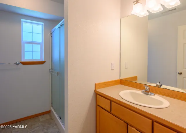 $585,000 | 115 Lyle Loop, Selah, WA 98942