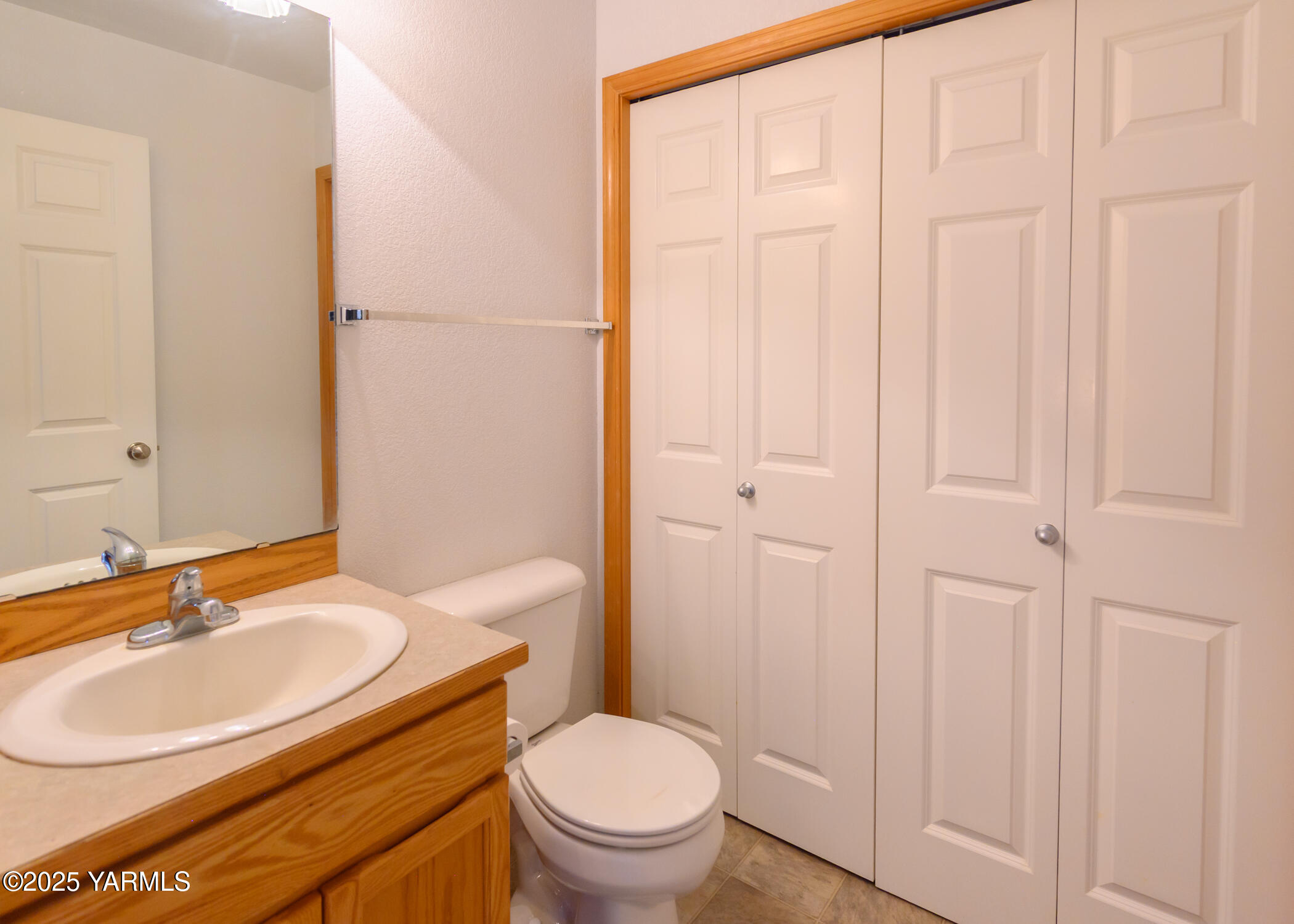 115 Lyle Loop Selah, WA 98942 - Photo 4 of 37 Main Floor Bathroom