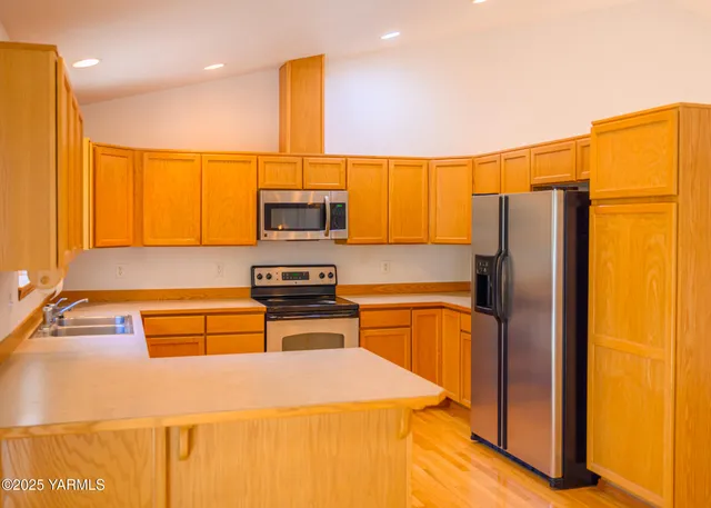 $585,000 | 115 Lyle Loop, Selah, WA 98942