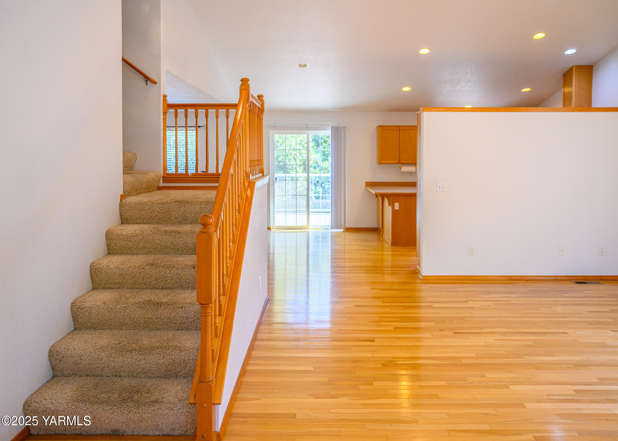 115 Lyle Loop Selah, WA 98942 - Photo 10 of 37 Stairs to 2nd Floor