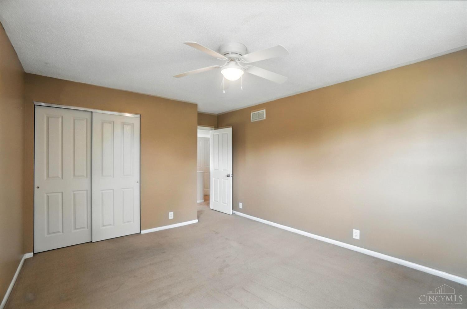 5601 Vogel Road Cincinnati, OH 45239 - Photo 42 of 65