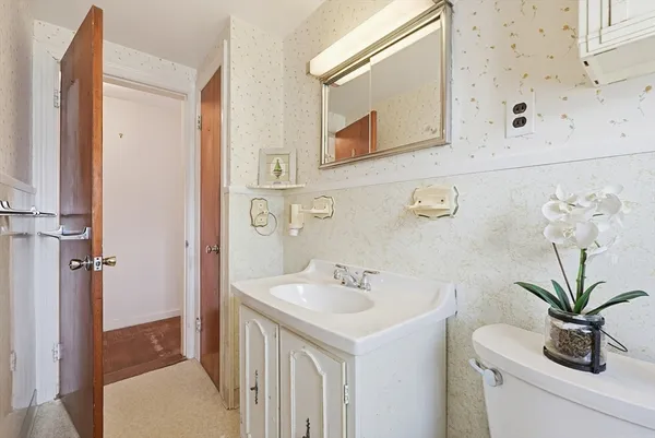 $499,999 | 433 Winter Street, Norwood, MA 02062