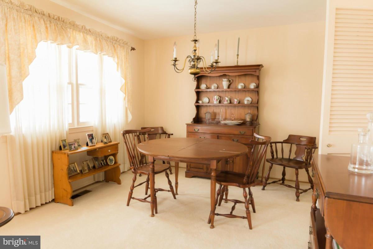 6723 Clelia Court Springfield, VA 22152 - Photo 5 of 22 Dining Room