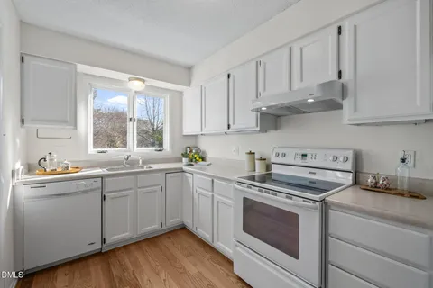 $450,000 | 123 Essex Drive, Chapel Hill, NC 27514