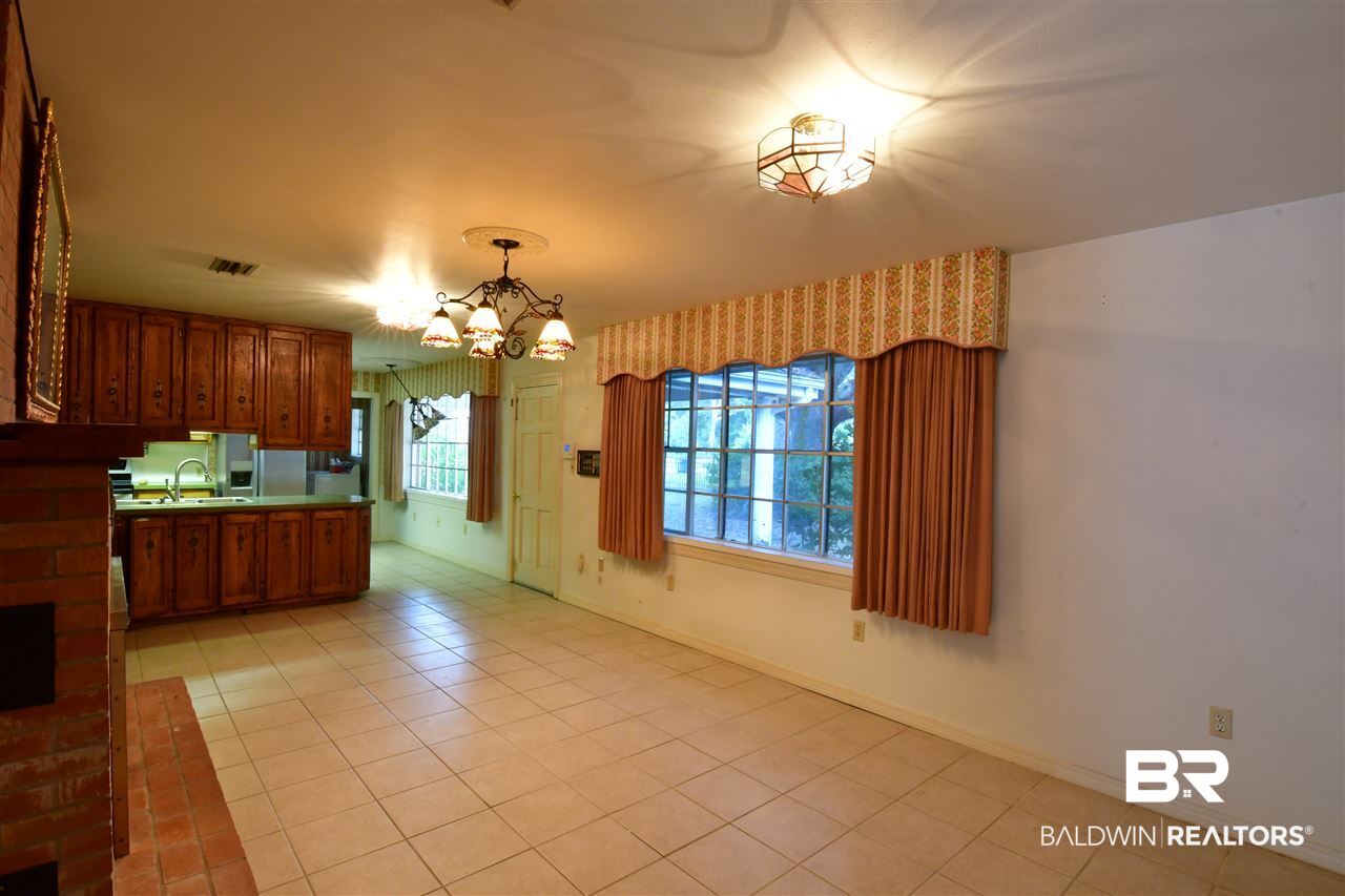 1003 North Pine Street Foley, AL 36535 - Photo 4 of 44