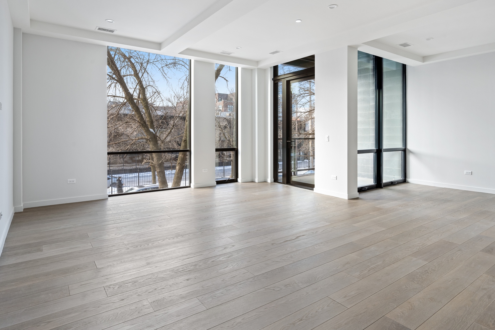 15 North Elizabeth Street, Unit 201 Chicago, IL 60607 - Photo 2 of 13