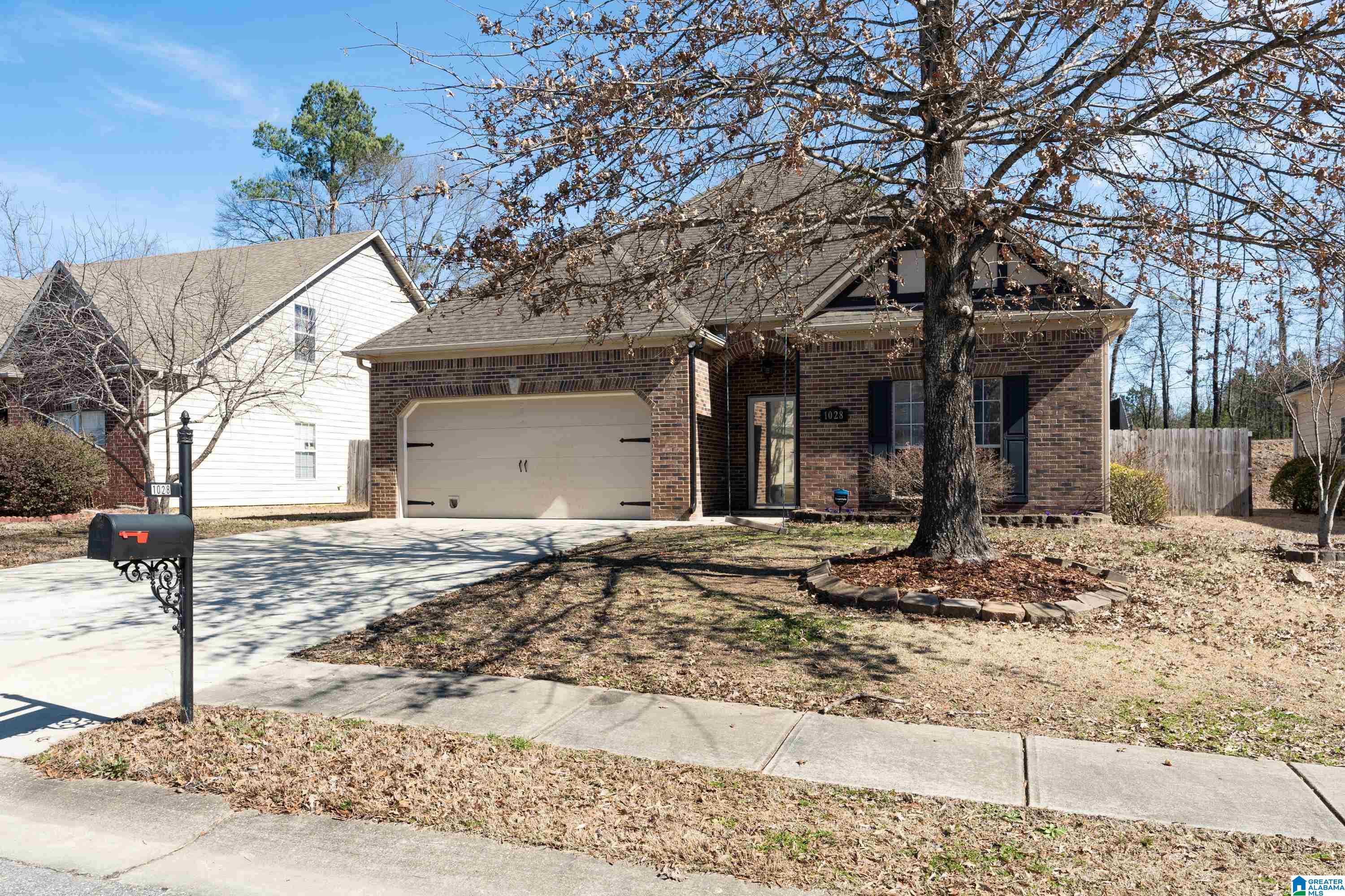 1028 Kerry Drive Calera, AL 35040 - Photo 2 of 27