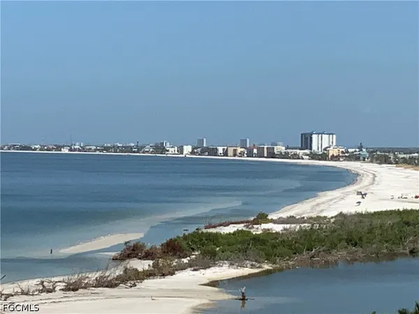 $499,000 | 7300 Estero Boulevard, Unit 106, Fort Myers Beach, FL 33931