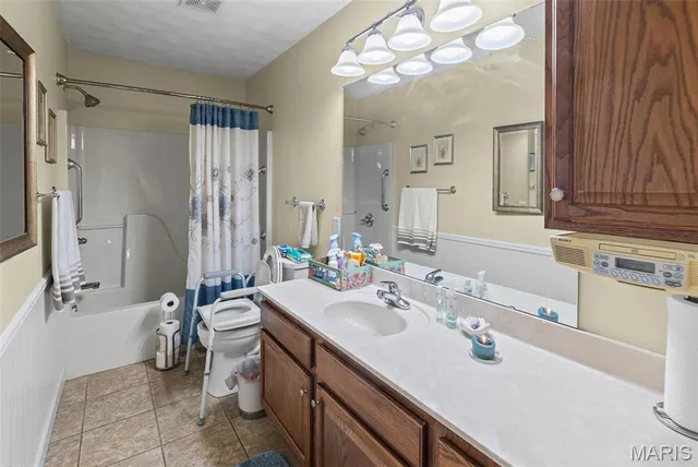 $250,000 | 2759 East B Street Road, Belleville, IL 62221