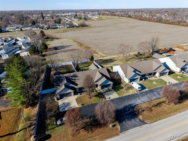 $250,000 | 2759 East B Street Road, Belleville, IL 62221
