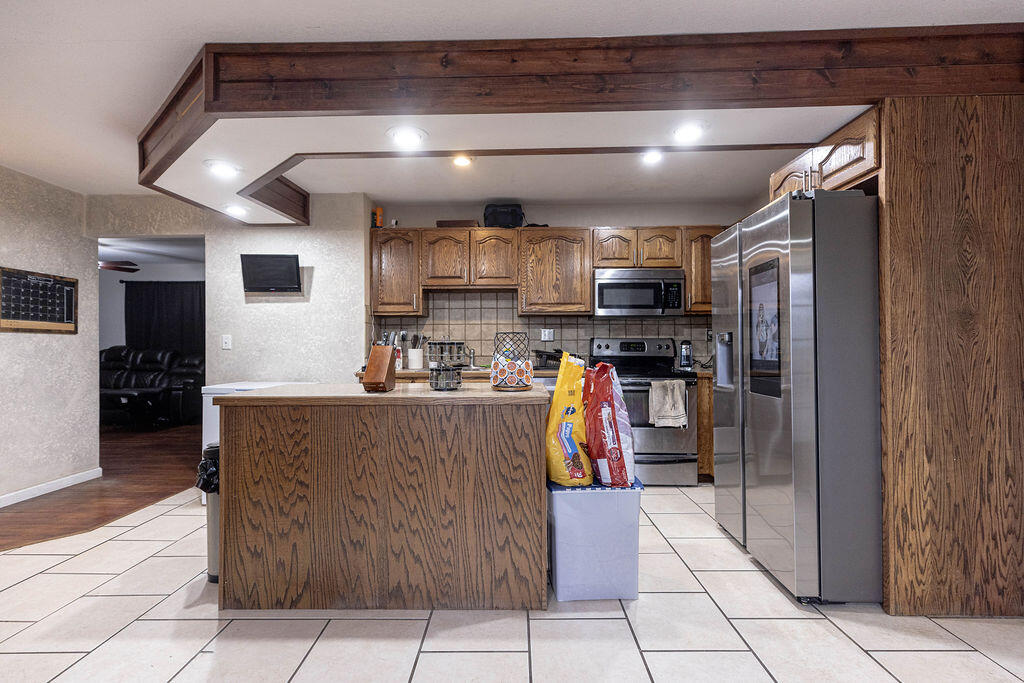 221 West Howard Street Brook, IN 47922 - Photo 4 of 25 1024x683