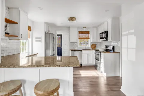 $479,000 | 378 Castle Avenue, Fairfield, CT 06825